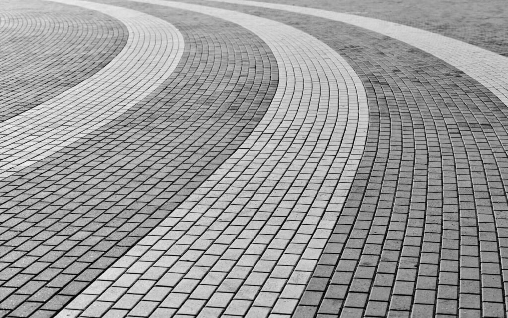 Kokiomis oro sąlygomis dėti trinkeles?